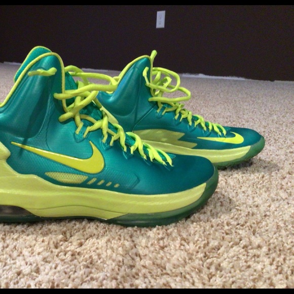 NikeiD sz 7 like new basketball sneakers womens, green and yellow - Picture 2 of 7